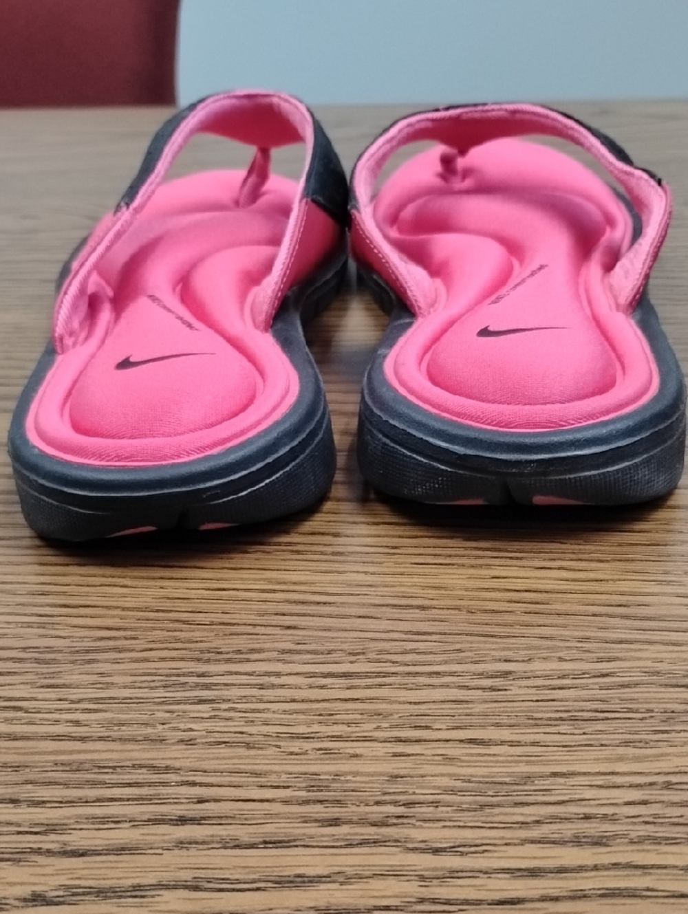 Nike Hot Pink and Black Women's Comfort Footbed Flip Flops, Size 12 - Picture 5 of 9